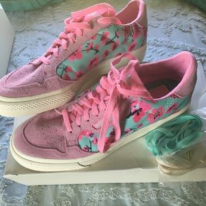 Adidas Arizona sneakers